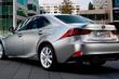 Uppdaterade sedanen Lexus IS foto 6