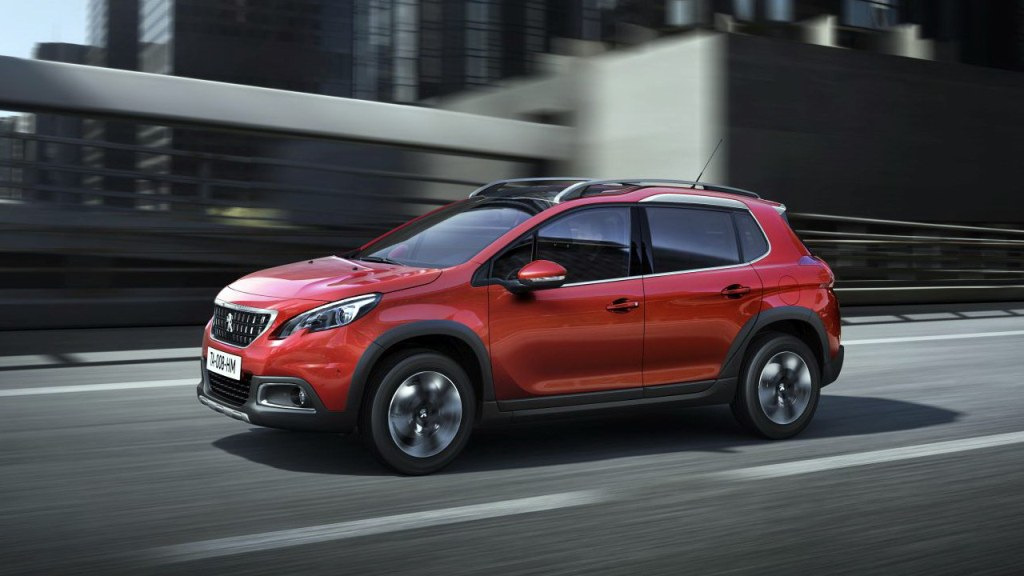 Recension av den kompakta crossovern Peugeot 2008