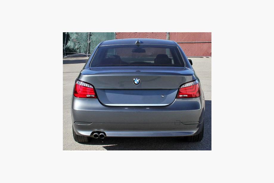 BMW 5-serien E60/E61 2003–2010 Kromlist till baklucka (rostfritt stål) Image
