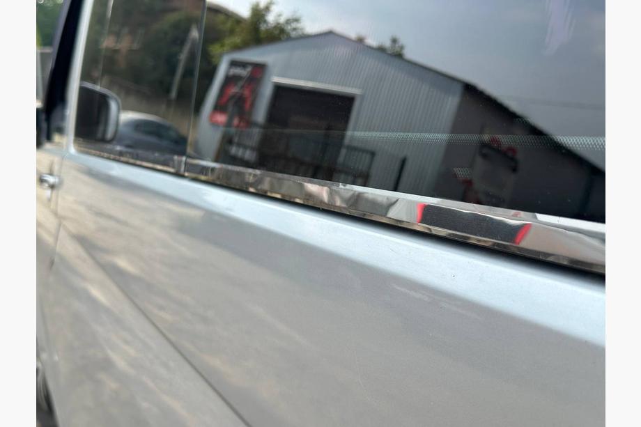 Volkswagen T5 Transporter 2003–2010 Nedre fönsterlist (6 delar, rostfritt stål) Lång hjulbas Foto 8