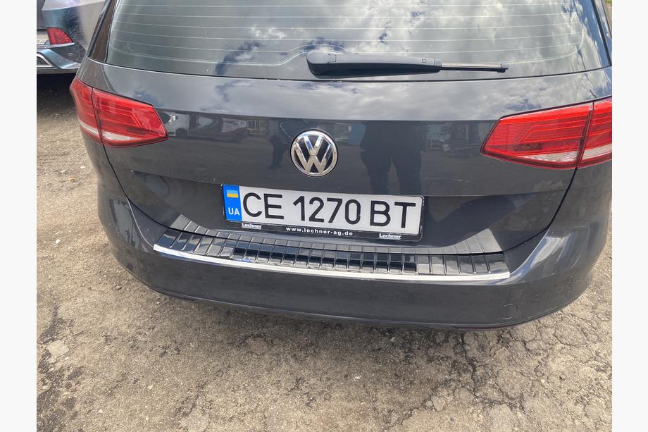Volkswagen Passat B8 2015–2023 Kromlist för bakre stötfångare Carmos V1 (SW) Foto 5
