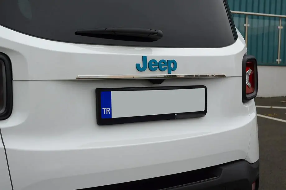 Jeep Renegade 2014– Kromlist ovanför registreringsskylten (rostfritt stål) Image