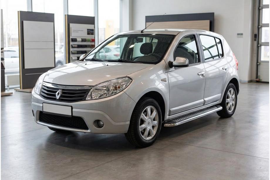 Dacia Sandero 2007–2013 Sidosteg Maydos V2 (2 st, aluminium/rostfritt stål) Image