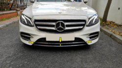 Mercedes E-klass W213 2016–2023 Kromlist till främre stötfångare 2016-2019 (rostfritt) foto 1
