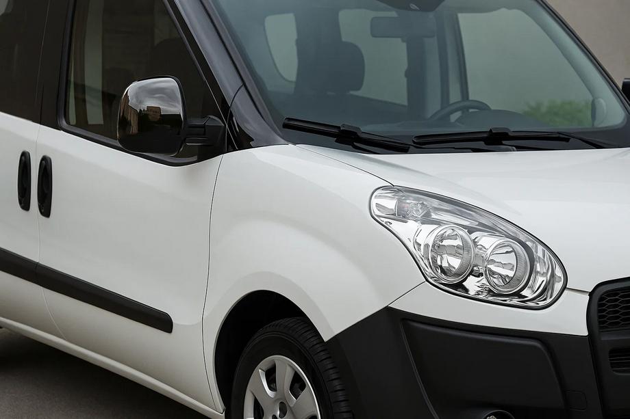 Fiat Doblo II 2010–2022 Kåpor till sidospeglar svart krom (2 st, plast) Foto 1