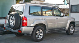 Nissan Patrol Y61 1997–2011 Safari bodykit-sats foto 2