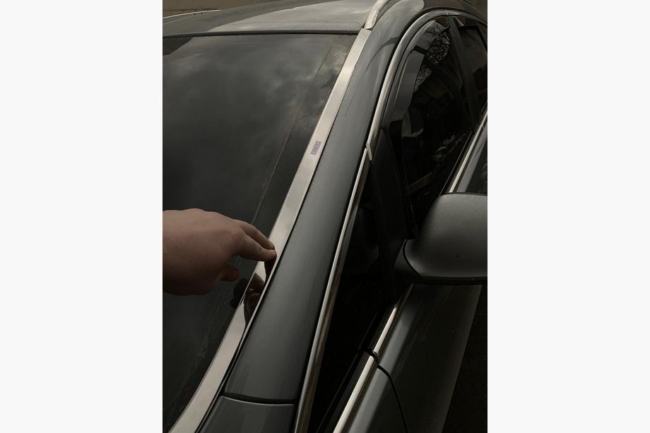 Opel Astra J 2009–2015 Vindrutelist (rostfritt stål) Foto 2