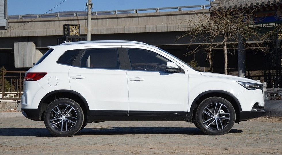 Test av crossover-SUV: FAW Besturn X40