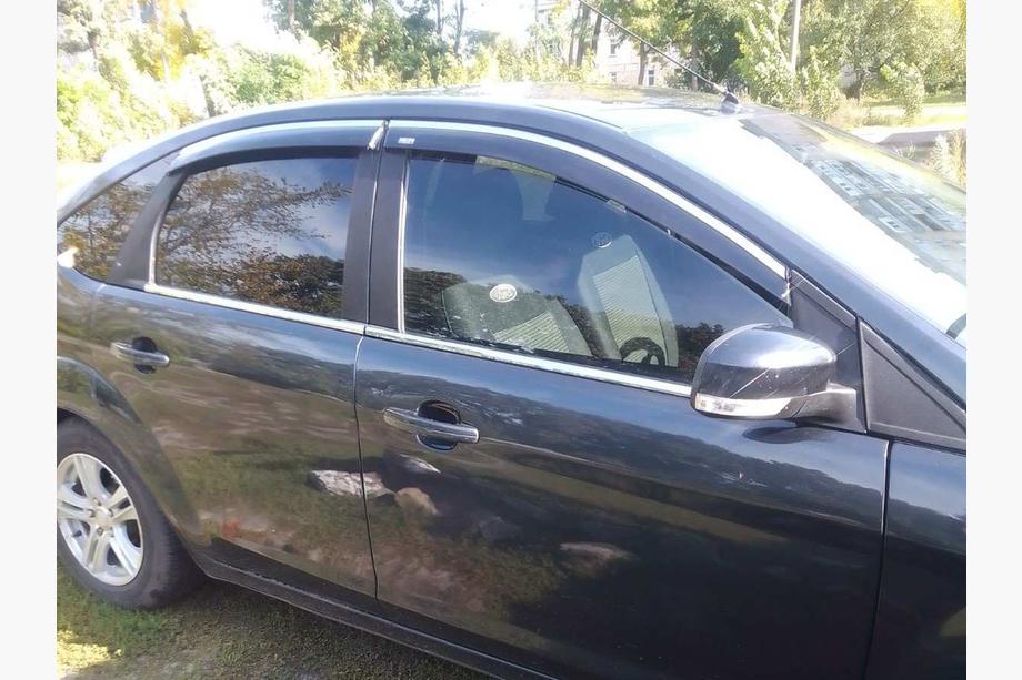 Ford Focus II 2005–2008 Vindavvisare med kromlist SD/HB (4 st, Niken) Image