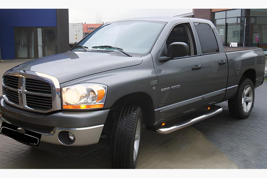 Dodge RAM (DT) 2018– Vinklade sidrör (2 st, rostfritt) Image