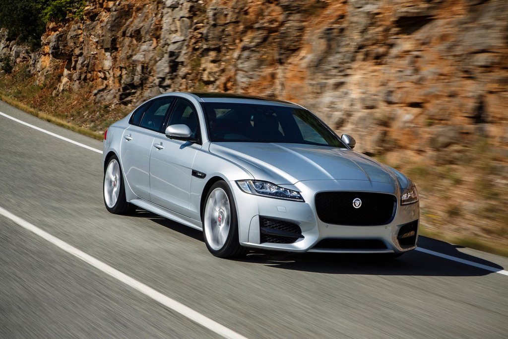 Test av Jaguar XF sedan i andra generationen