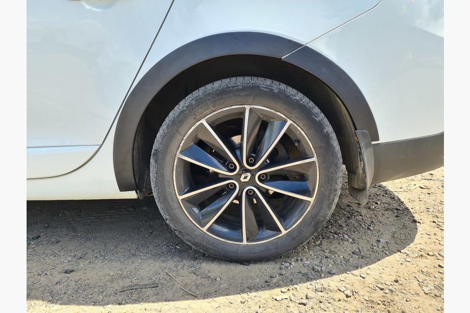 Renault Megane III 2009–2016 Hjulhuslister (8 st, svarta) SW, ABS-plast Foto 7