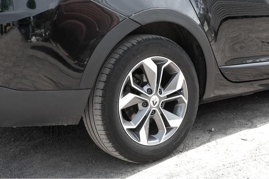 Renault Megane III 2009–2016 Hjulhuslister (8 st, svarta) SW, ABS-plast Foto 11