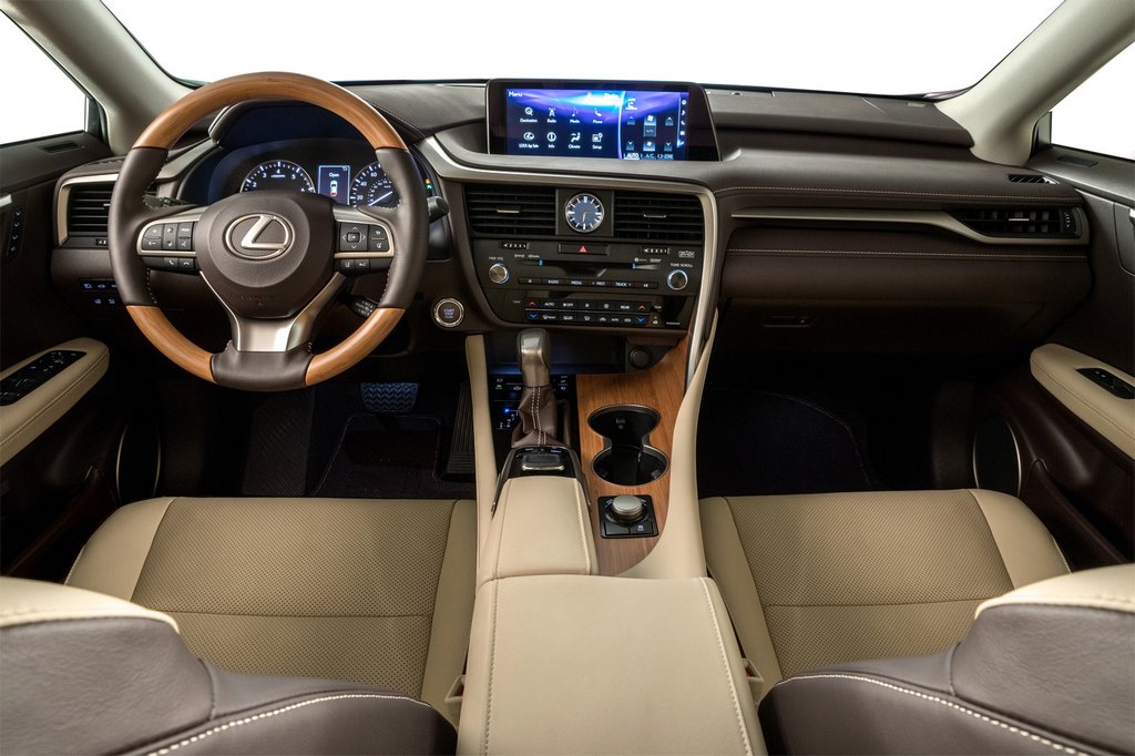 Lexus RX 350L: test av den förlängda crossoverversionen