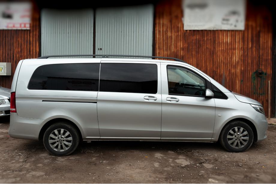 Mercedes Vito/V-klass W447 2014– Svarta takrails CAN Original design (metallfötter) Kort hjulbas (SHORT) Foto 5