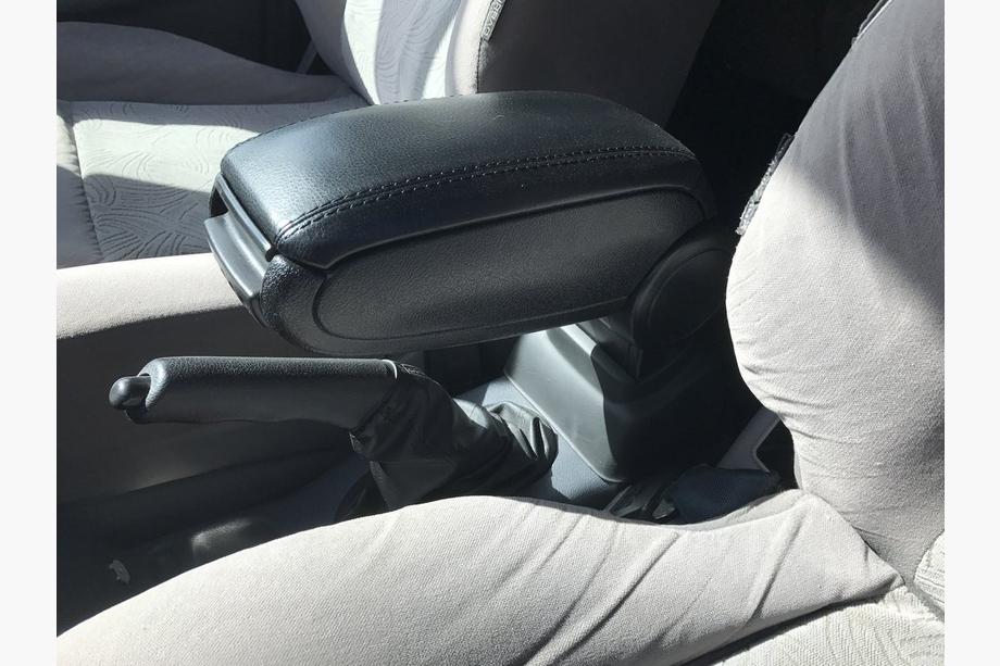 Ford Connect 2006–2009 Armstöd Image