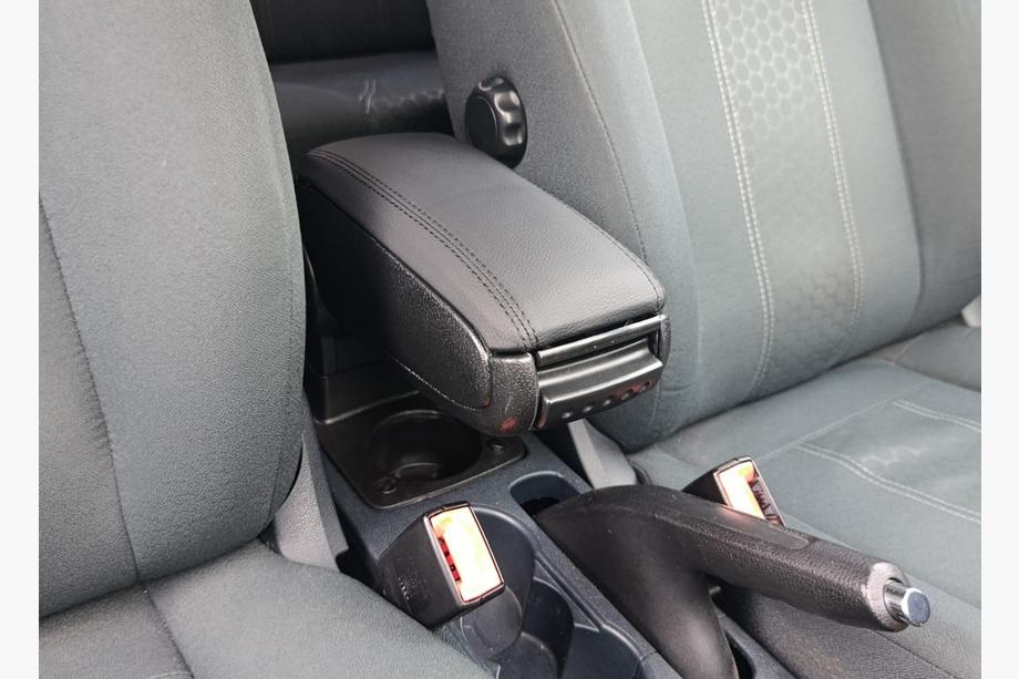 Ford Fiesta 2008–2017 Armstöd Image