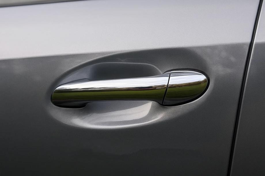 Mercedes ML W164 2005–2011 Dörrhandtagskåpor (4 st, rostfritt stål) Foto 1
