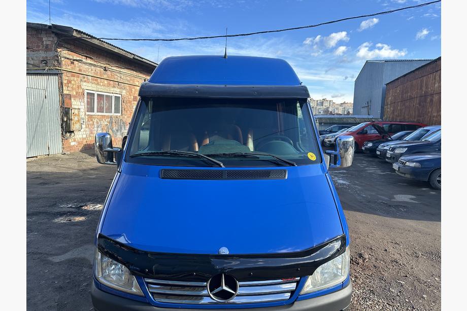 Mercedes Sprinter W901/902/903/904/905 1995–2006 Vindrutespoiler (svart blank, 5 mm) Foto 8