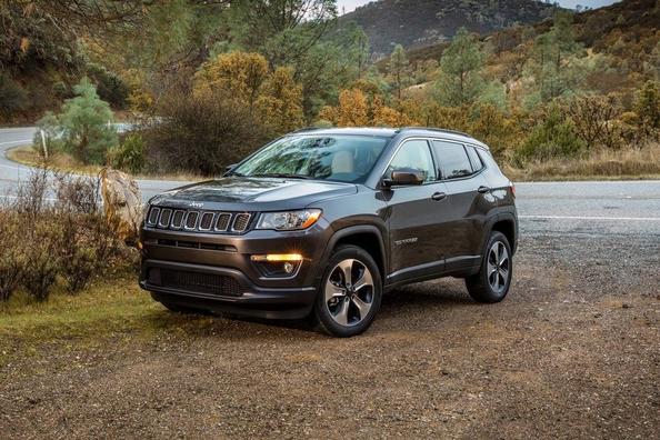 Andra generationen av crossovern Jeep Compass