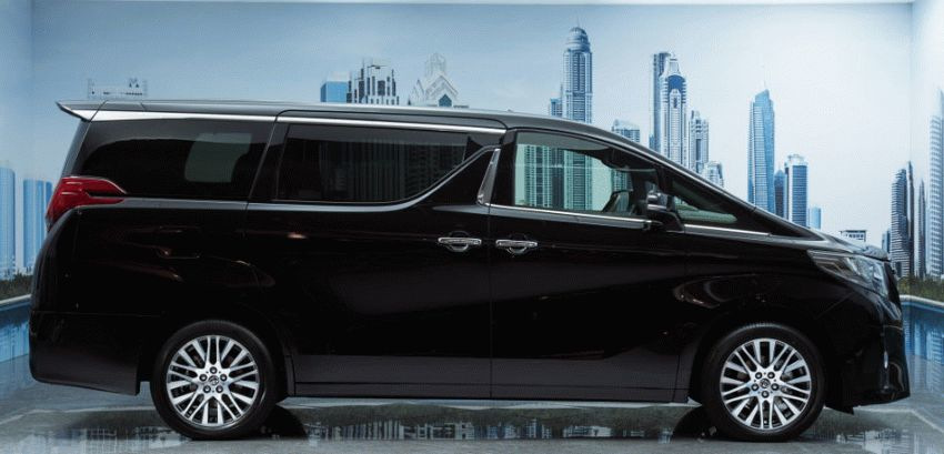 Lyxiga minivanen Toyota Alphard i tredje generationen