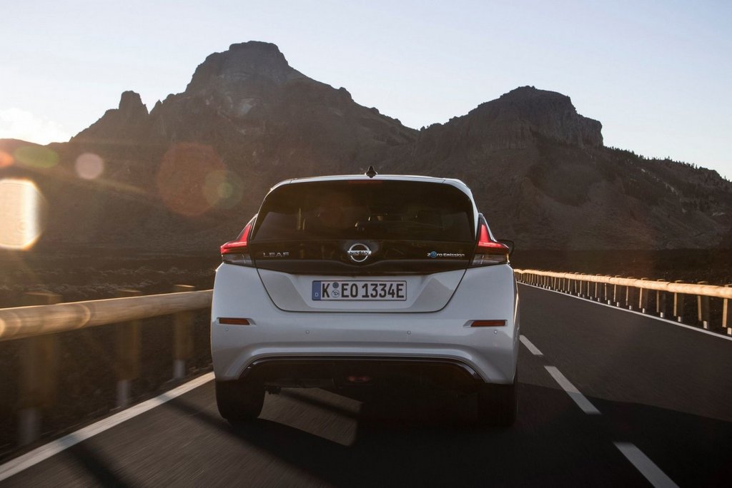 Elhalvkombin Nissan Leaf i andra generationen