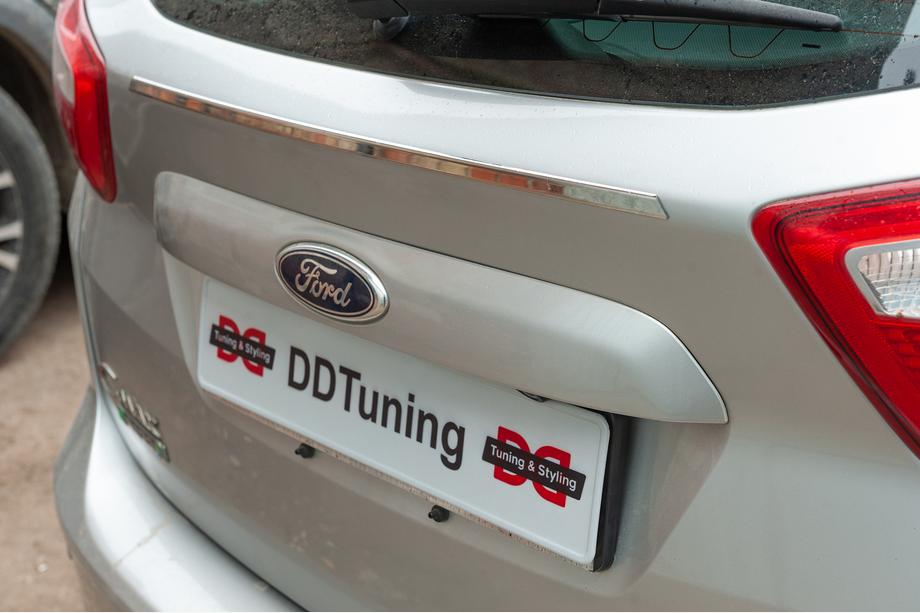 Ford C-Max/Grand C-Max 2010–2019 List ovanför registreringsskylten OmsaLine (rostfri) Image