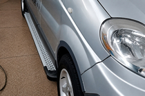 Nissan Primastar 2002–2014 Sidosteg X5-typ (2 st, aluminium) foto 1