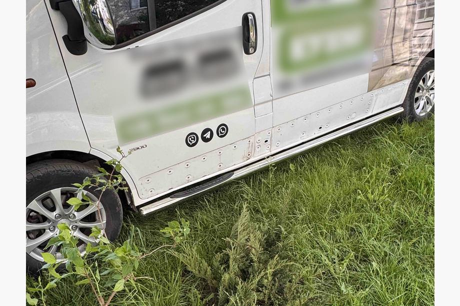 Nissan NV300/Primastar 2016– Sidorör (2 st, rostfritt) 60 mm, kort hjulbas Foto 6
