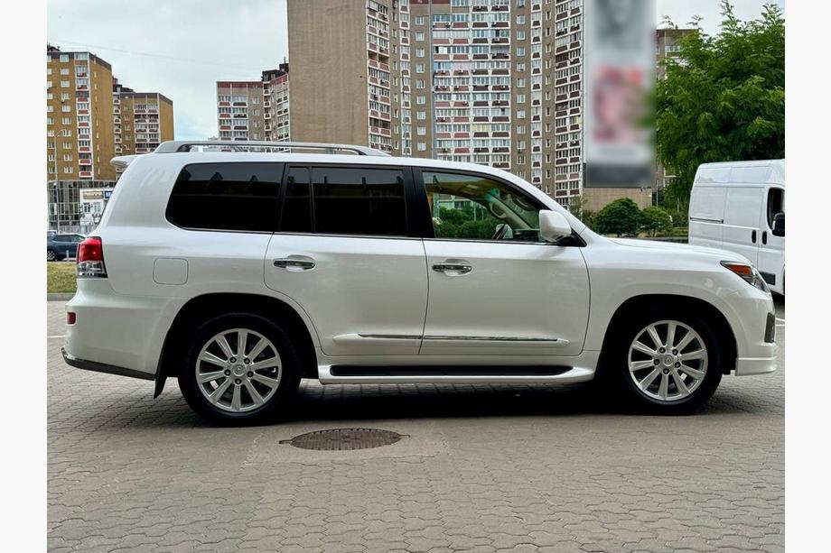 Lexus LX570/450d 2008–2022 Restyling-kit 2008-2012 till 2012-2016 F-Sport Foto 25
