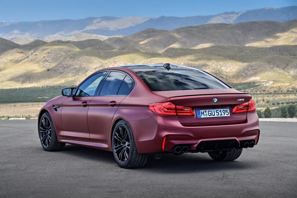 BMW M5 sport sedan i sjätte generationen