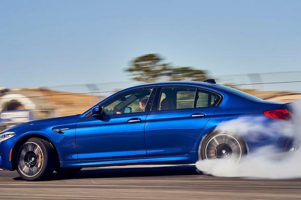 BMW M5 sport sedan i sjätte generationen
