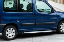 Peugeot Partner 1996–2008 Sidosteg Allmond Grey (2 st, aluminium) foto 1