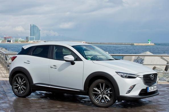 Test av uppdaterade crossovern Mazda CX-3