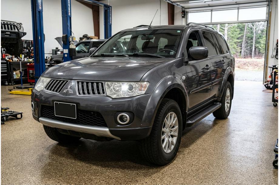 Mitsubishi Pajero Sport 2008–2015 Sidosteg Allmond Black (2 st, aluminium) Image