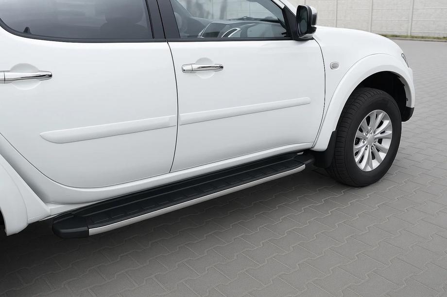 Mitsubishi Pajero Sport 2008–2015 Sidosteg Fullmond (2 st, aluminium) Image