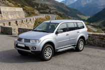 Mitsubishi Pajero Sport 2008–2015 Sidosteg Rainbow (2 st, aluminium) foto 1
