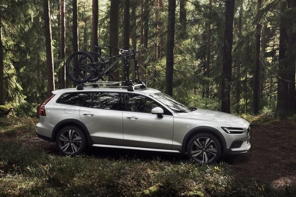 Andra generationen av Volvo V60 Cross Country med högre framkomlighet