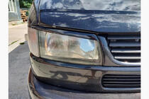 Volkswagen T4 Caravelle/Multivan 1990–2003 Strålkastarögonlock (ögonfransar) – sned huv (2 st) Blank svart foto 4
