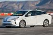 Fjärde generationen av den hybrida hatchbacken Toyota Prius foto 1
