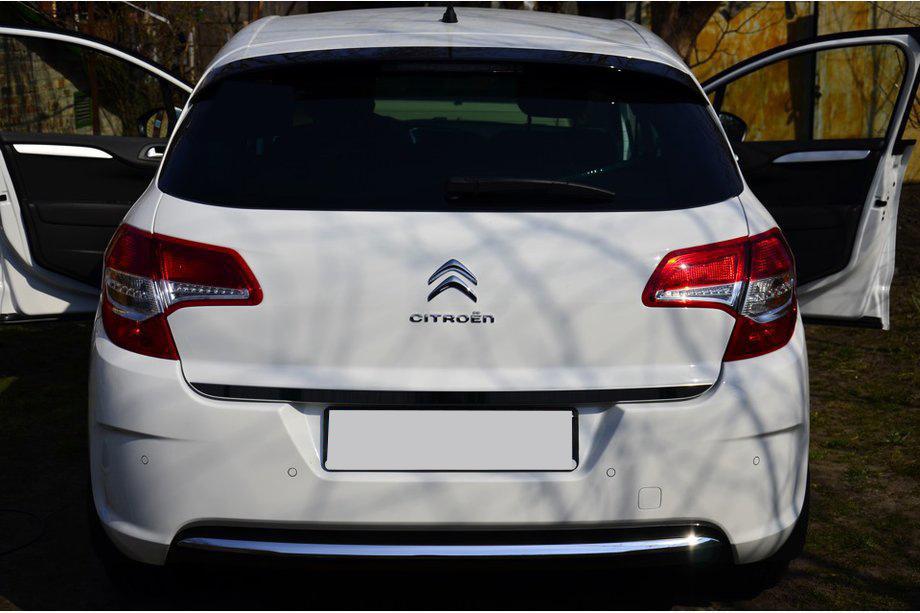 Citroen C-4 2010–2018 Rostfritt lastskydd för bakluckekant OmsaLine – italienskt rostfritt stål Foto 3
