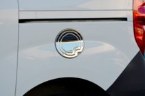 Opel Combo 2012–2018 Tankluckeskydd (rostfritt stål) foto 1