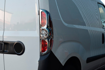 Opel Combo 2012–2018 Kromad bakljuslist (2012-2015, 2 st, plast) foto 1