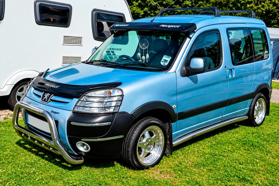 Peugeot Partner 1996–2008 Frontbåge WT004 (rostfritt stål) Image