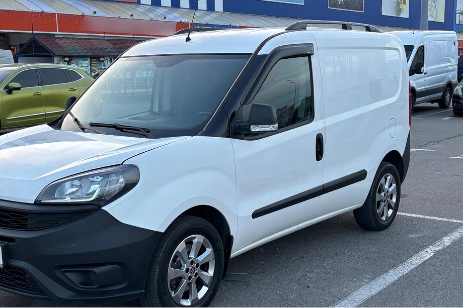 Opel Combo 2012–2018 Takrails Skyport (svarta) Maxi hjulbas Image