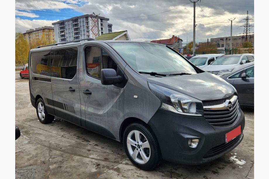 Opel Vivaro 2015–2019 Takrails Skyport (svarta) Kort hjulbas Foto 5