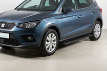 Seat Arona 2017– Sidosteg Allmond Black (2 st, aluminium) foto 1