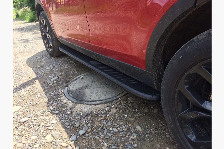 Land Rover Discovery Sport 2014– Sidosteg Bosphore Black (2 st, aluminium) 2019+ Image