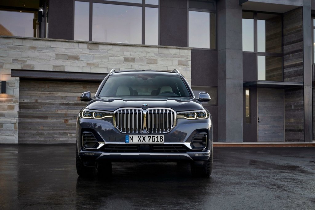 Flaggskeppscrossovern BMW X7