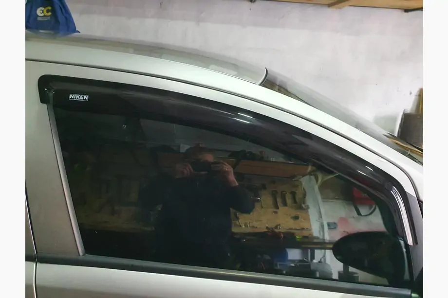 Opel Corsa D 2007–2014 Vindavvisare för fönster (4 st, Niken) Image